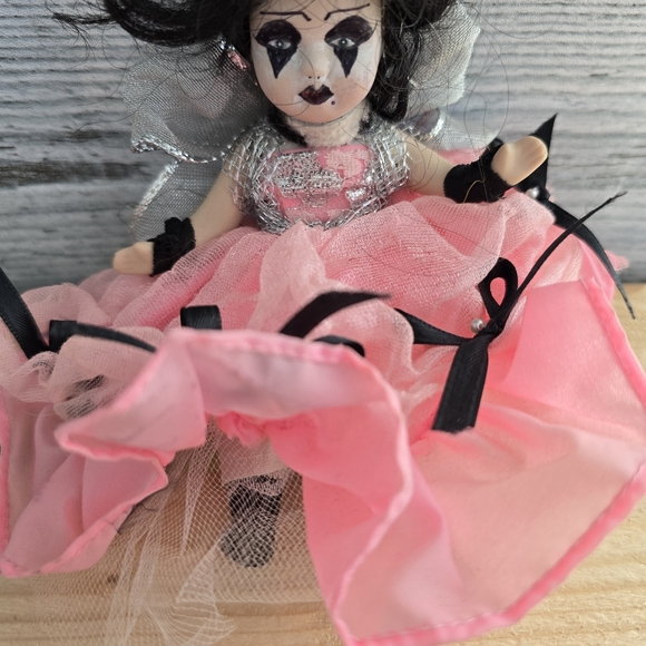 Creepy Eerie Porcelain Goth Doll Halloween - Picture 3 of 8